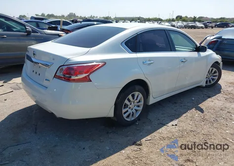2013 Nissan Altima 2.5 S z USA, uszkodzony, nr VIN 1N4AL3AP0DN563945